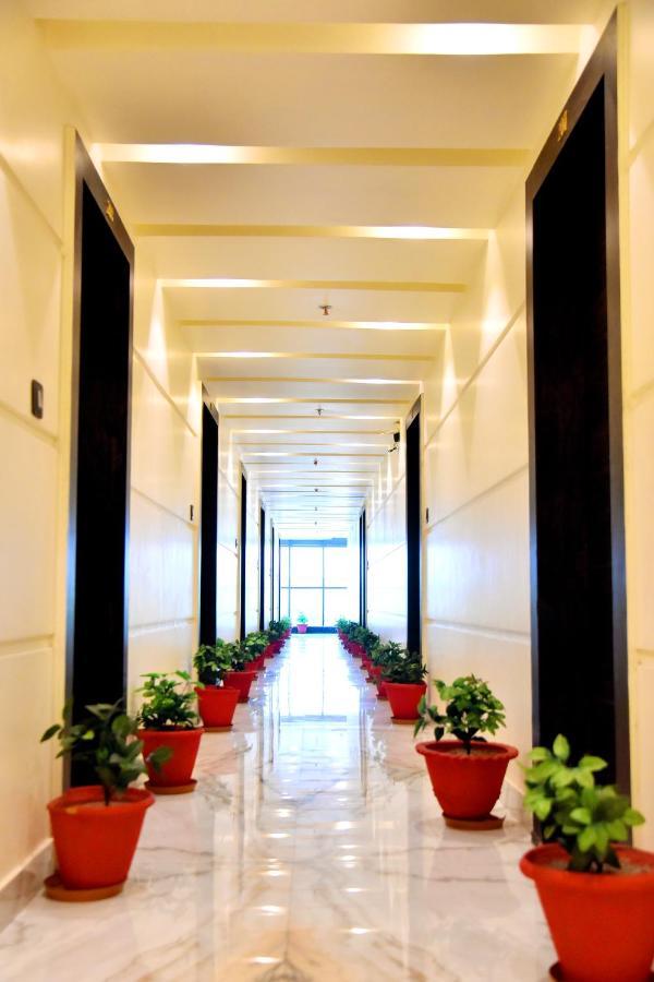 Hotel Vinayak ラクナウ エクステリア 写真