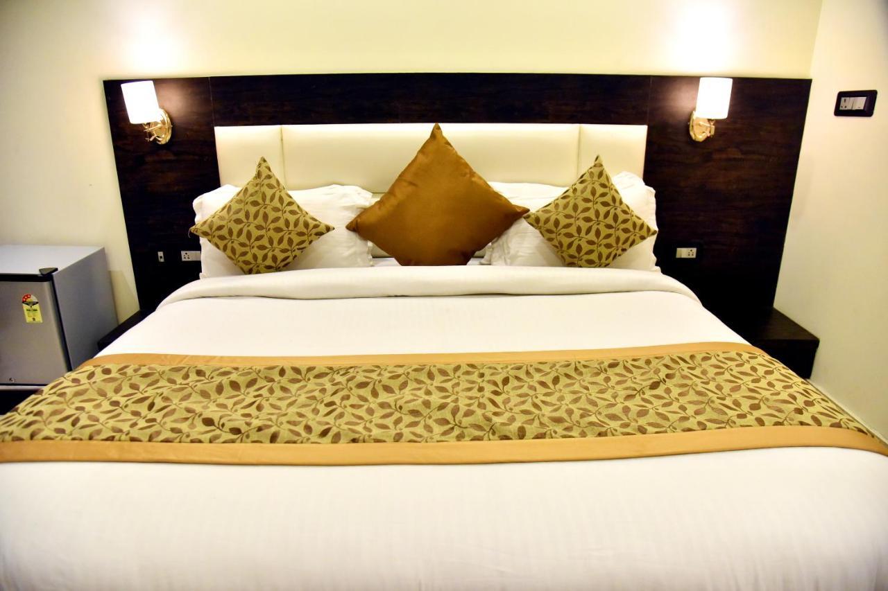 Hotel Vinayak ラクナウ エクステリア 写真